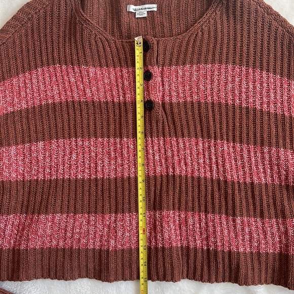 American Eagle Cropped Sweater - Picture 5 of 6